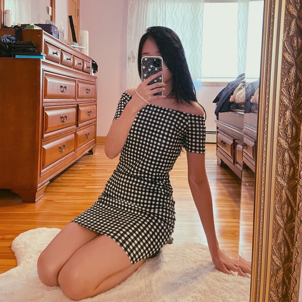 Off the shoulder bodycon dress